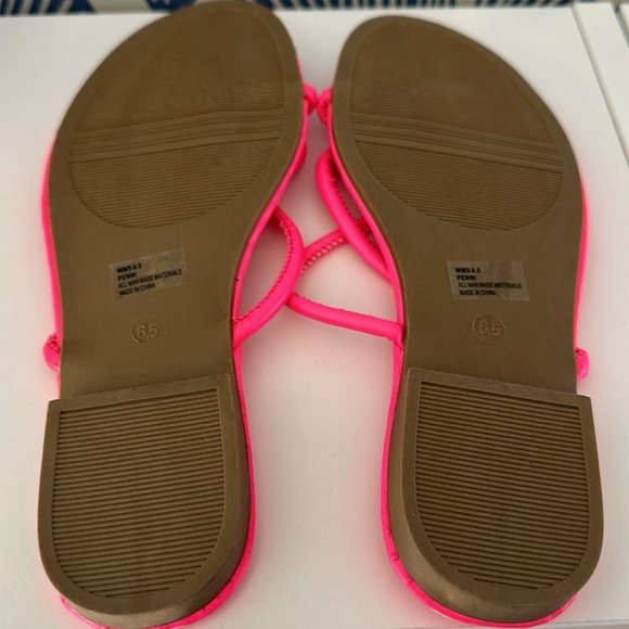 🩴 💖 New! Dolce Vita Fuschia Pink sandal! Perfect Vacation Wear Day or Night! - Picture 5 of 5